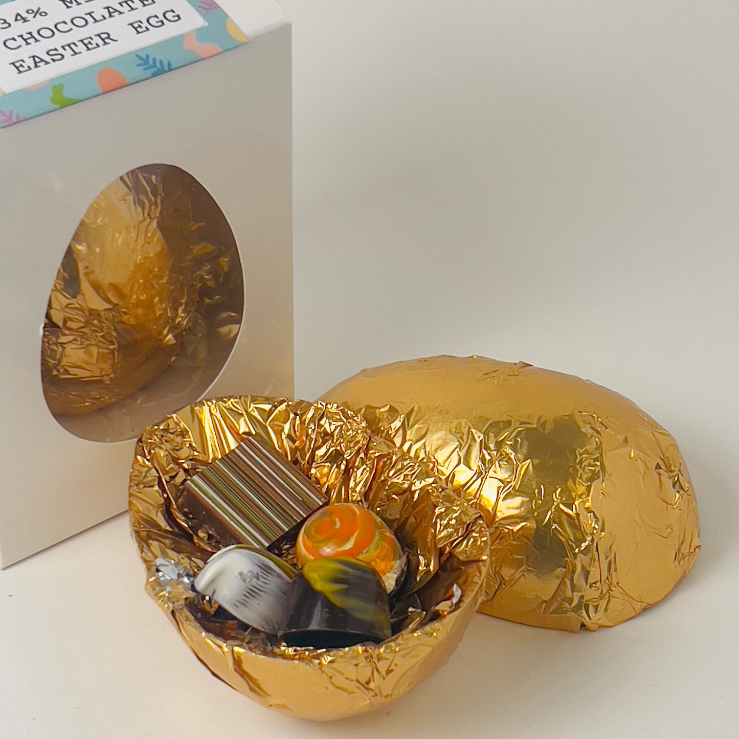 34% Milk chocolate easter egg with chocolates