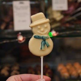 White chocolate snowman lollipop